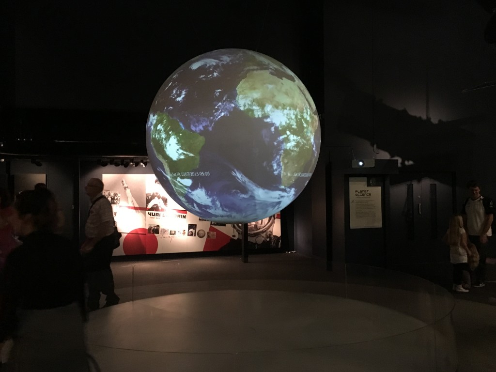 Maketh-the-man-London-activities-Science museum-earth hologram