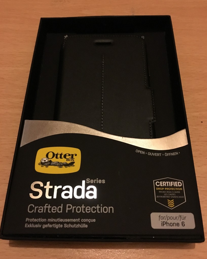 MTM - Otterbox-Strada-Series-packaging
