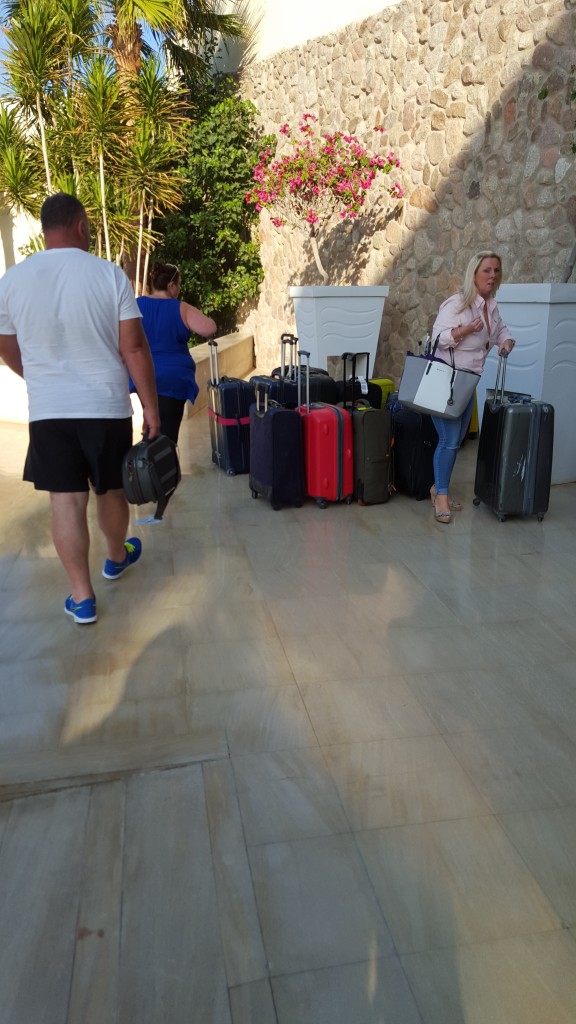 Egypt_Sharm_El_Sheikh_November_2015_luggage