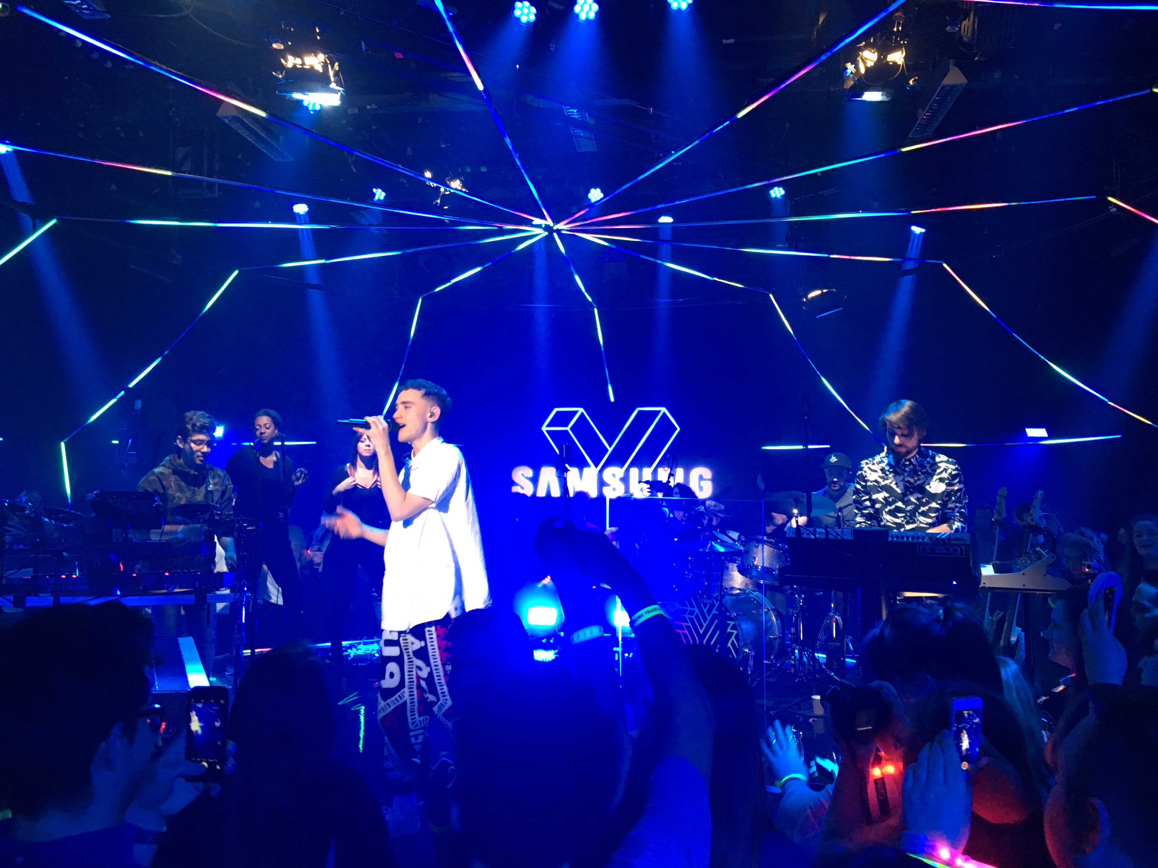 The First VR Gig with Years & Years and the Samsung S7