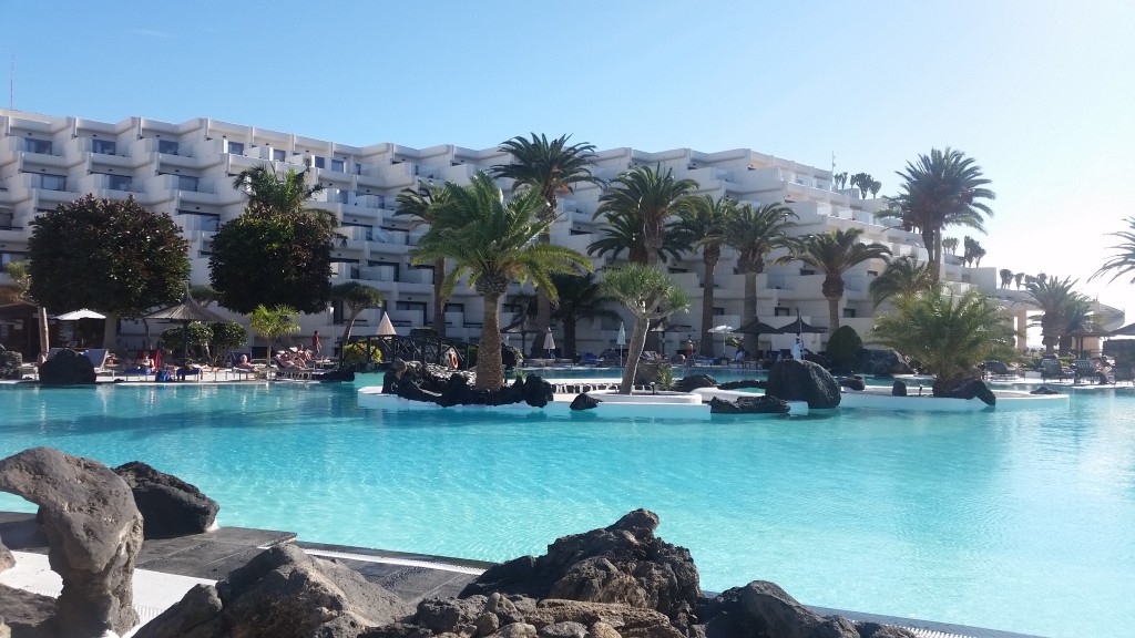 Hotel Meliá Salinas pool Lanzarote