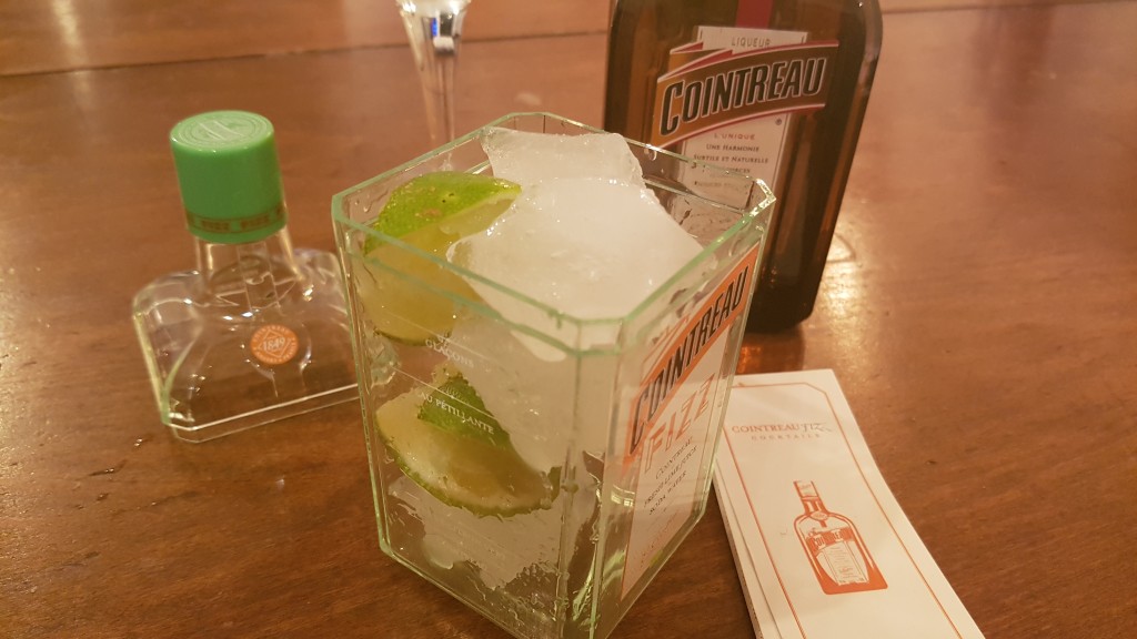 Cointreau Fizz cocktail ingredients