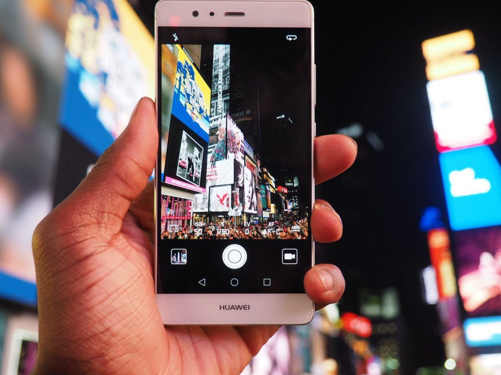 Maketh-the-man-Huawei-P9-Antons-world-photos-NewYork-times-square-pip