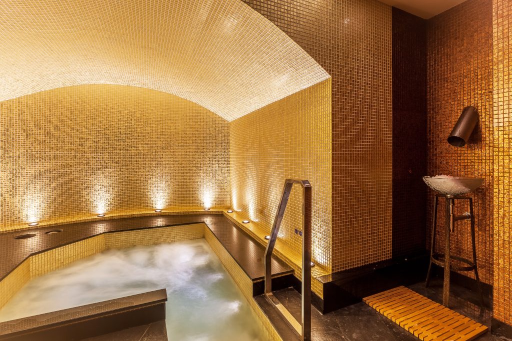 maketh-the-man-thai-square-spa-thai-sen-space-jacuzzi