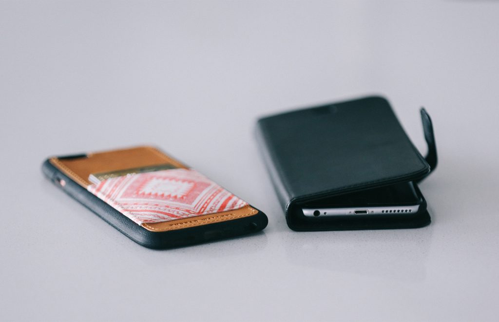 Maketh-the-man-Anton-Welcome-Kickstarter-thread-wallet-case-display