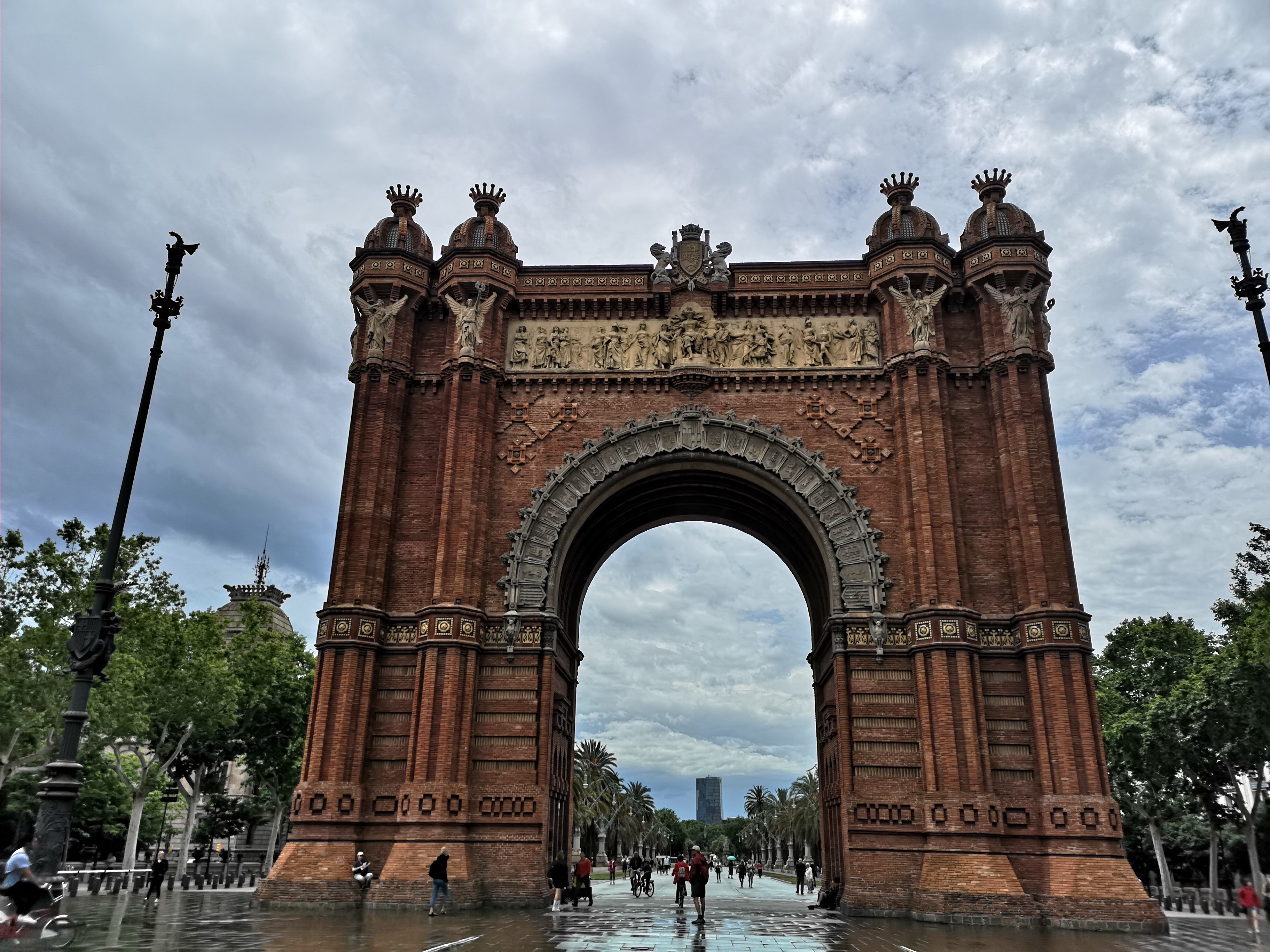 Barcelona architecture with Huawei P20 Pro