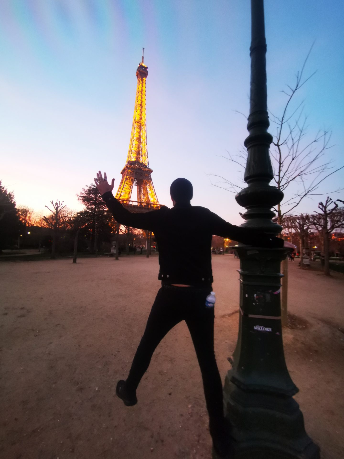 Callum Watt travel blogger Eiffel tower