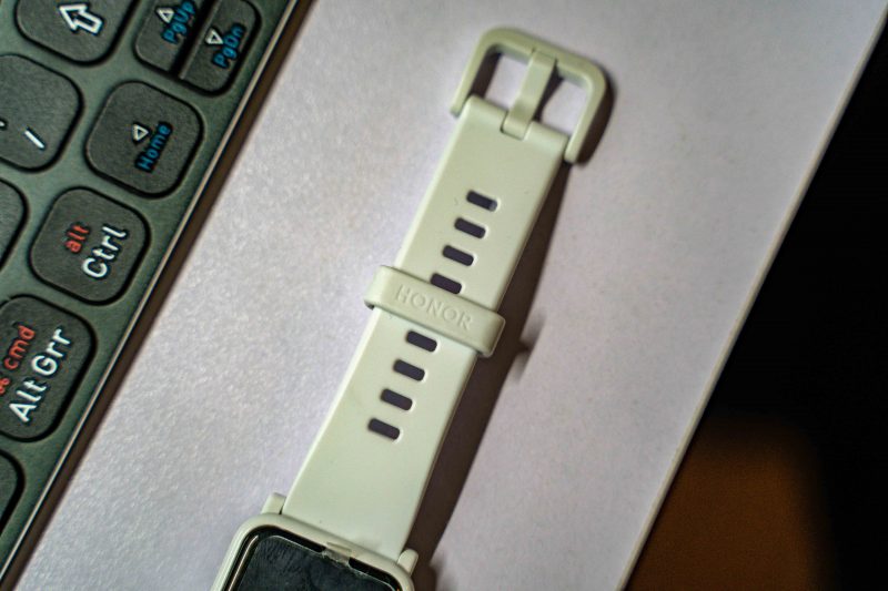 Maketh_the_Man-Anton_Welcome-HONOR_Watch_ES-strap-scaled
