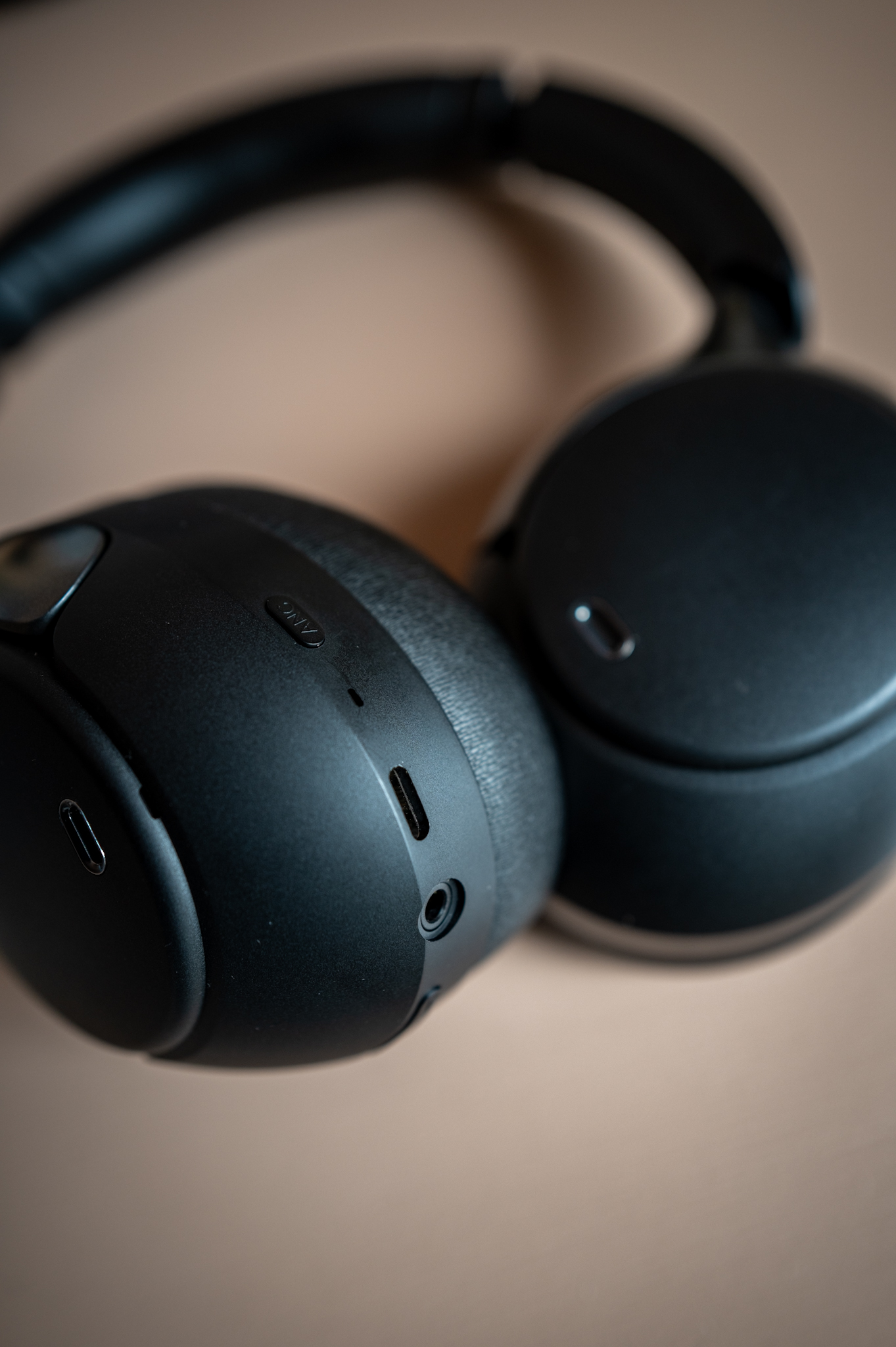 Maketh-the-Man Wavell 4 Signature headphone controls
